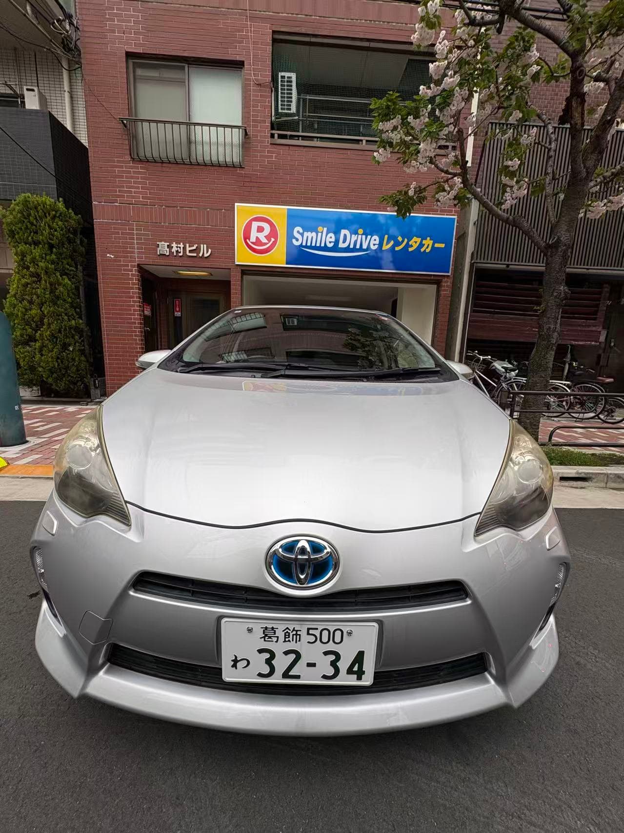Toyota Aqua rental listing