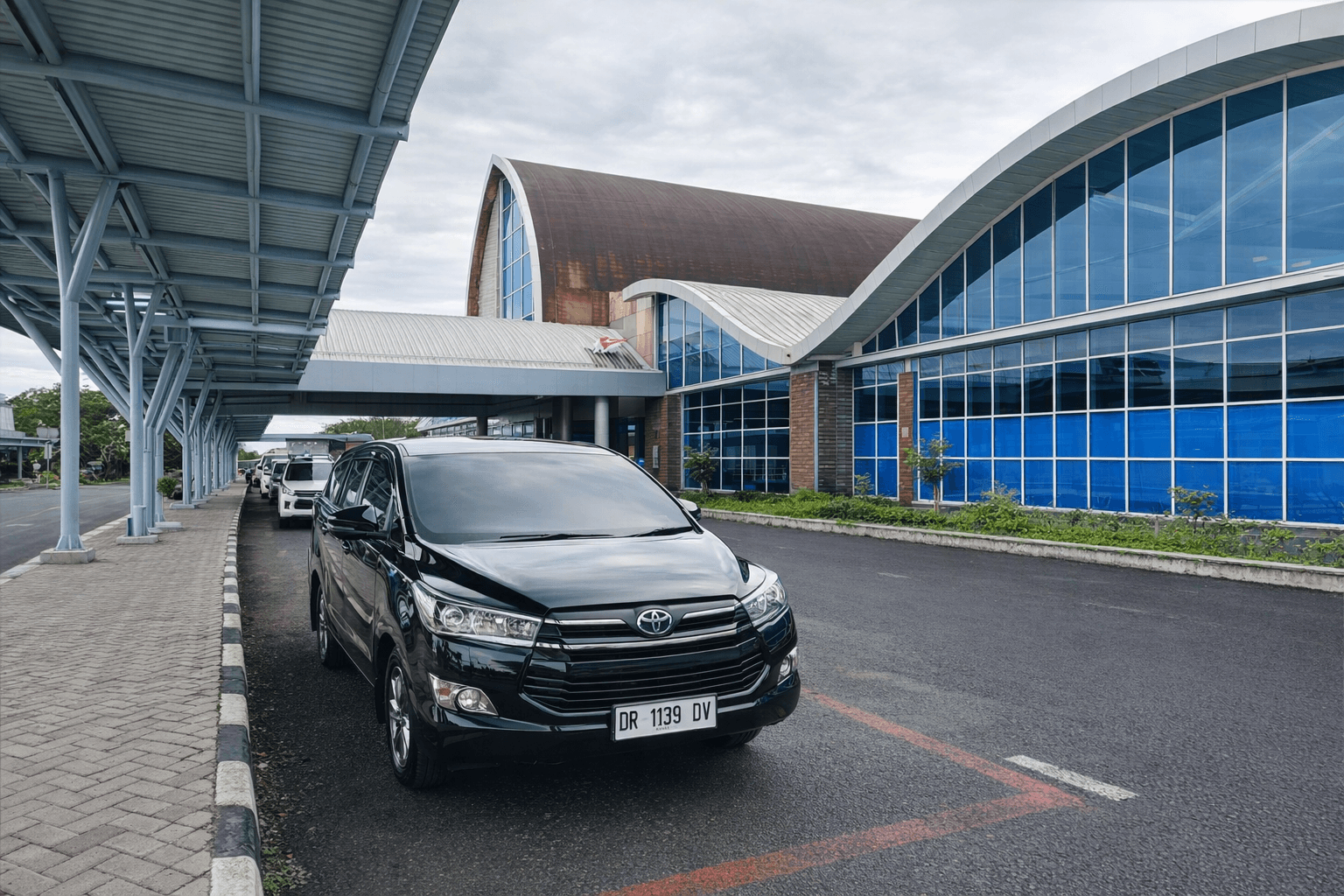 Toyota inova reborn rental listing